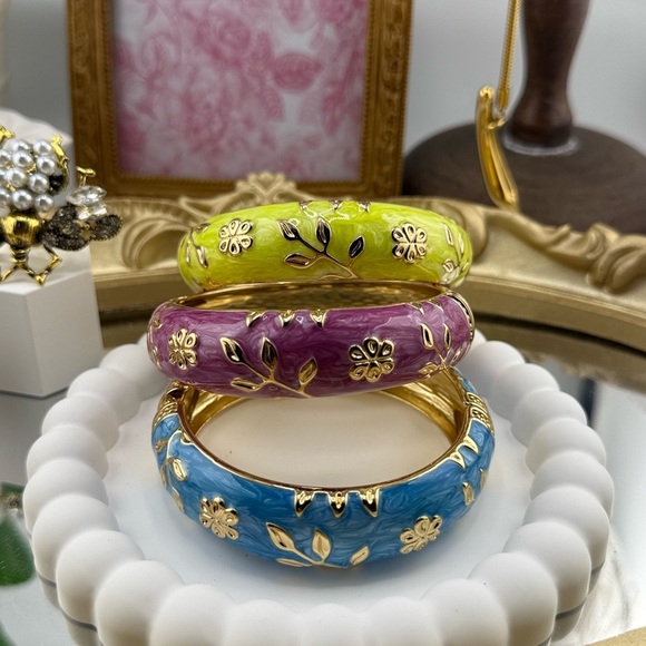 Green Floral Hand Painted Enamel Bangle - Picture 3 of 13